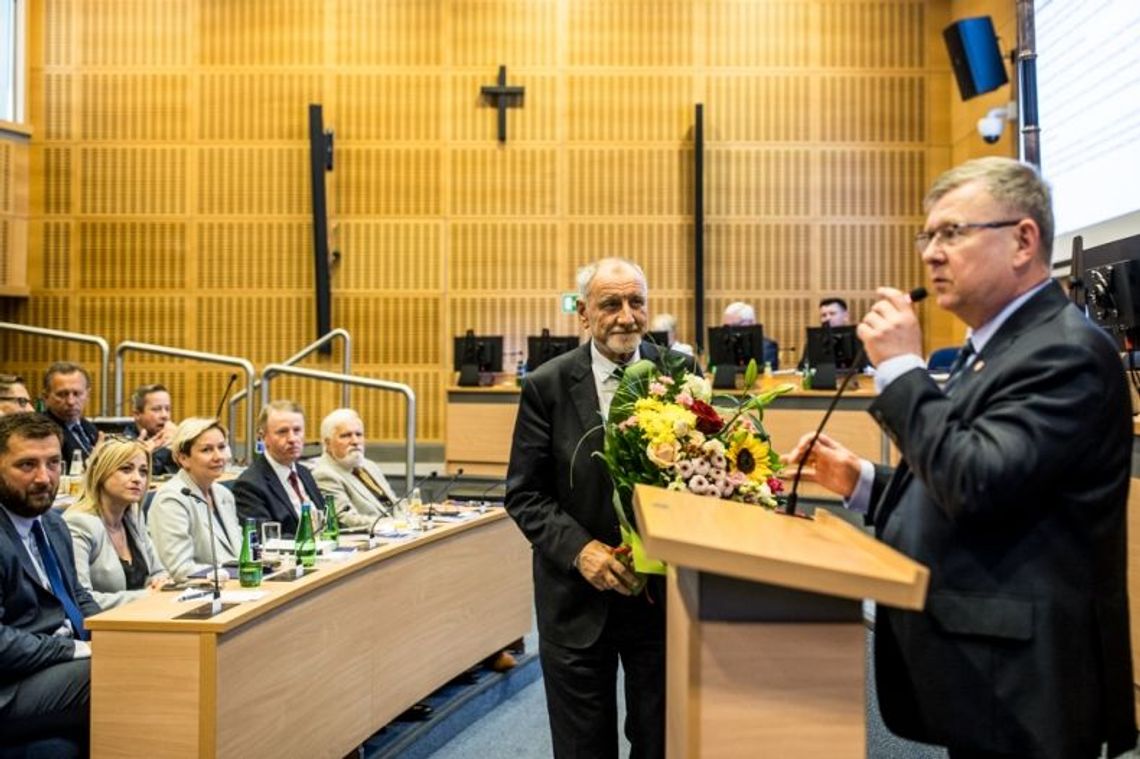 Zarząd Województwa Małopolskiego z absolutorium i wotum zaufania