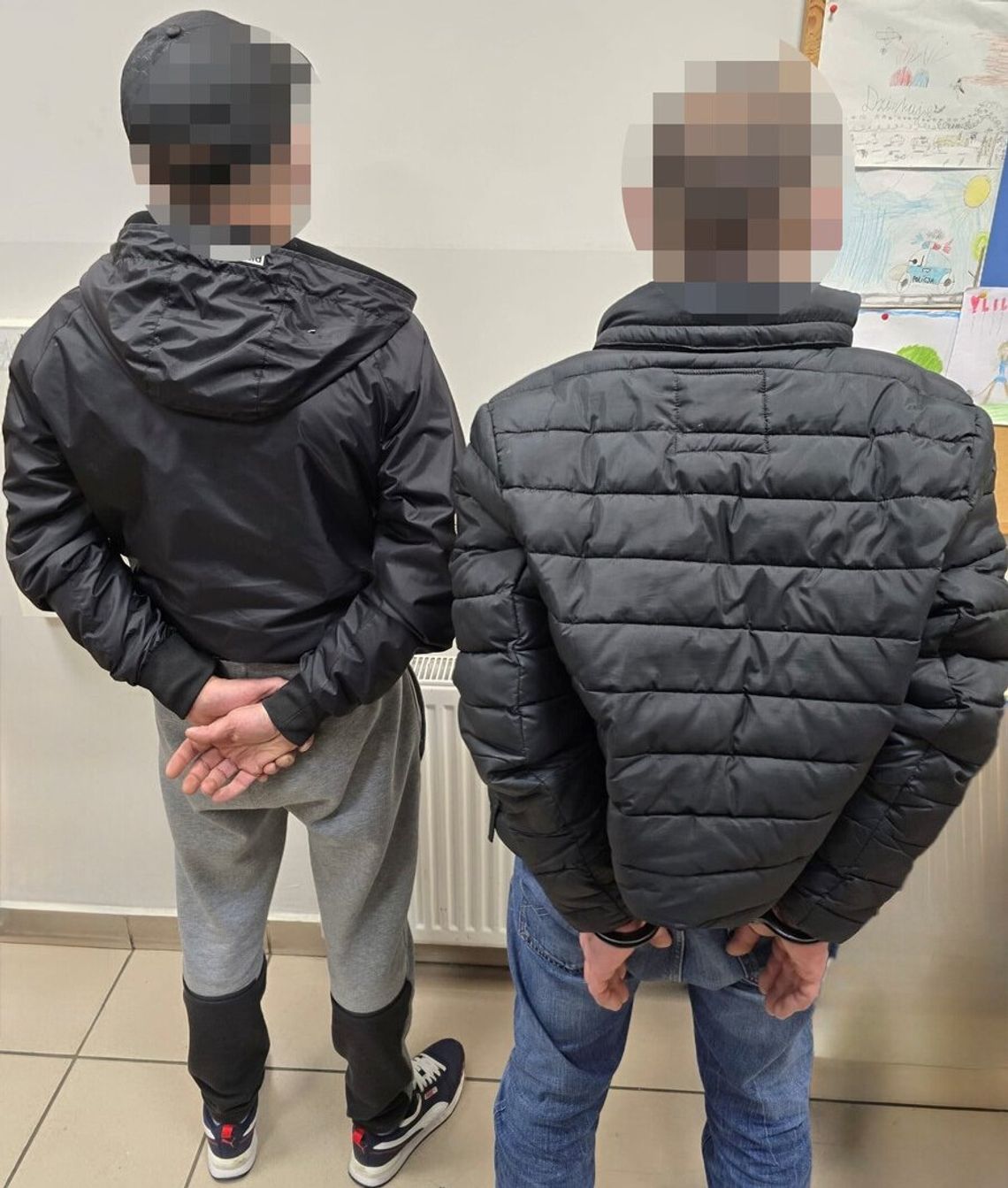 Zatrzymany wezwał na komisariat kolegę. Obaj byli poszukiwani!