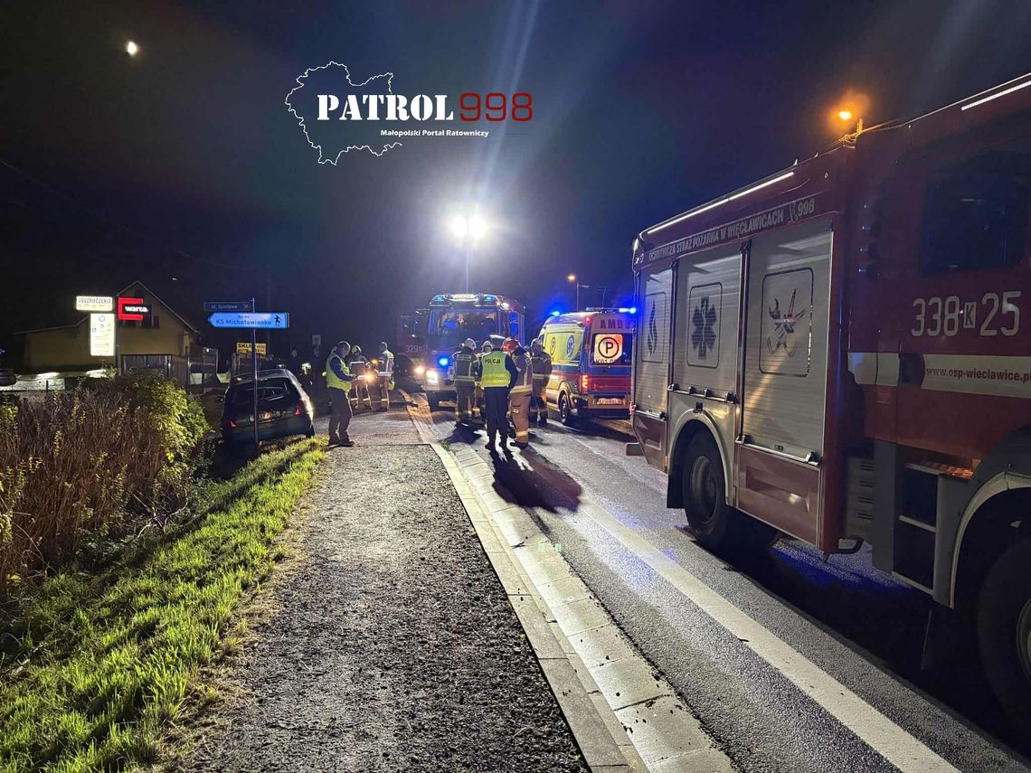 Zderzenie dwóch osobówek na ulicy Krakowskiej w Michałowicach Zderzenie dwóch osobówek na ulicy Krakowskiej w Michałowicach