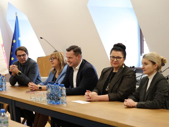 Podpisanie umów na realizację prac przy zabytkach na terenie Powiatu Wielickiego