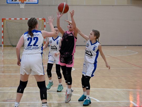 Młode koszykarki MOSiR Bochnia z awansem do półfinałów Mistrzostw Polski