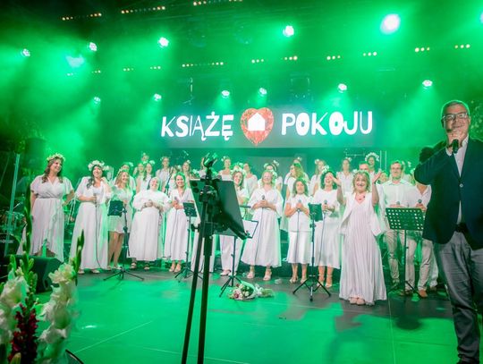 Na Błoniach Niepołomickich odbył się koncert "KSIĄŻE POKOJU"